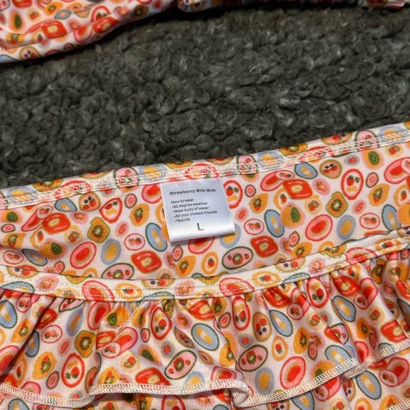 Strawberry Milk Mob Rae Top with Ripple Effect Bottom - Picture 12 of 13